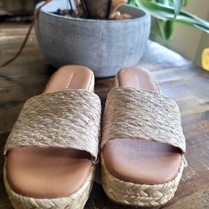 American Eagle Outfitters Beige Espadrille Slides